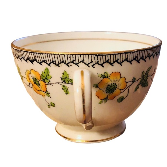 Vintage Aynsley Yellow Floral Teacup - Picture 6 of 11
